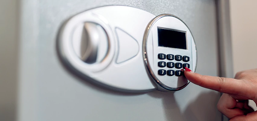 Jewelry Safe Cracking in Rossmoor, California