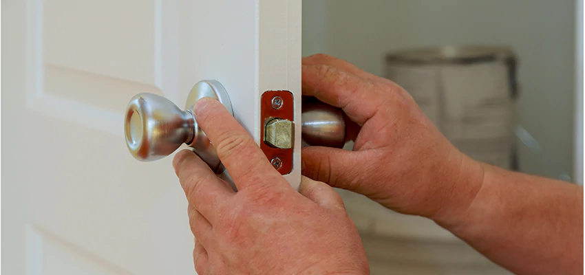 AAA Locksmiths For lock Replacement in Rossmoor, California